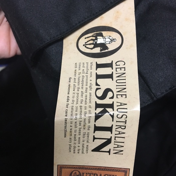 Brand new Bushtrader oiled trench coat - Picture 3 of 3